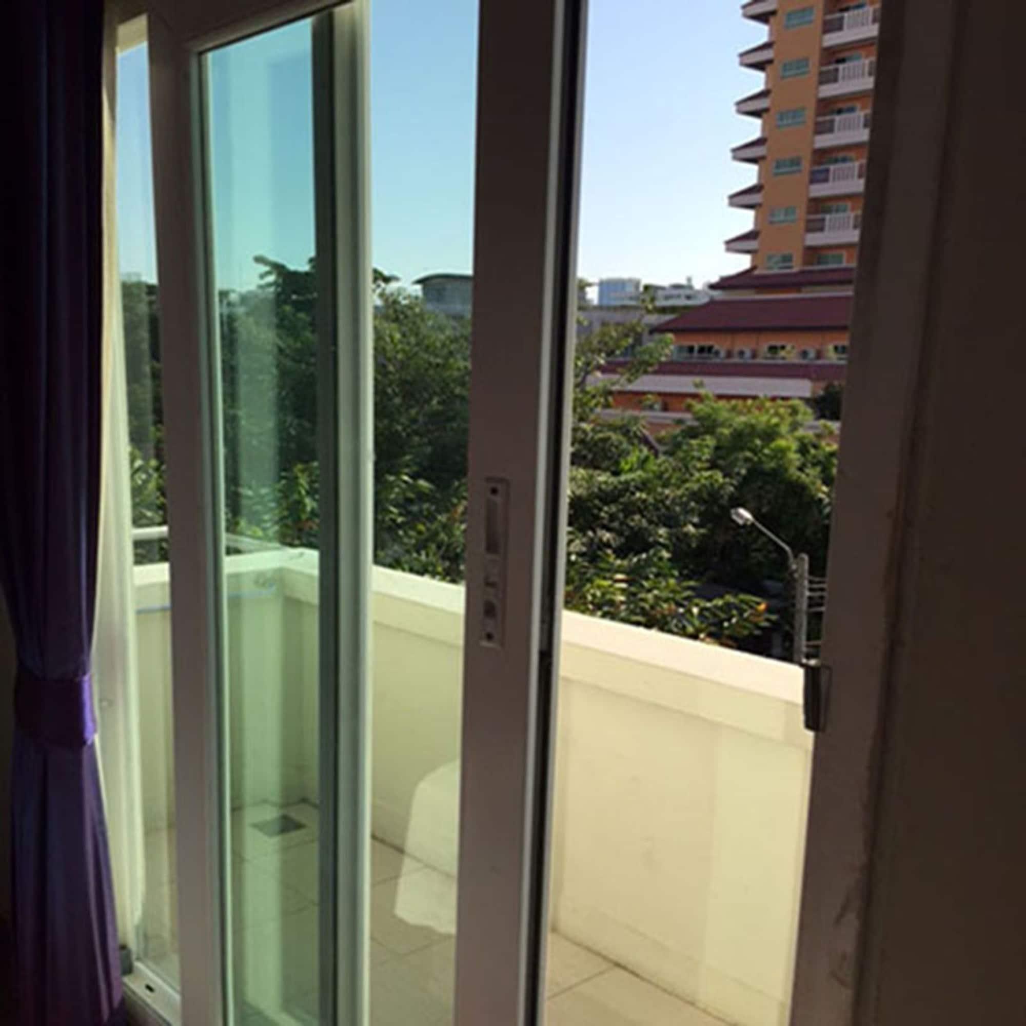 Sawasdee Hotel @ Sukhumvit Soi 8 Bangkok Esterno foto